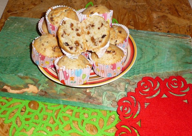 Fotografia przedstawiająca Bakaliowe muffinki z białek