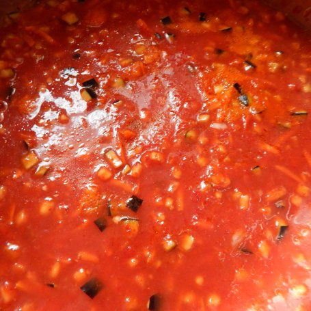Krok 8 - Bakłażan z pikantnym sosie warzywnym foto