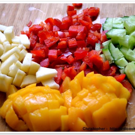 Krok 5 - Bakłażan zapiekany z cukinią i sałatką warzywno owocową. foto