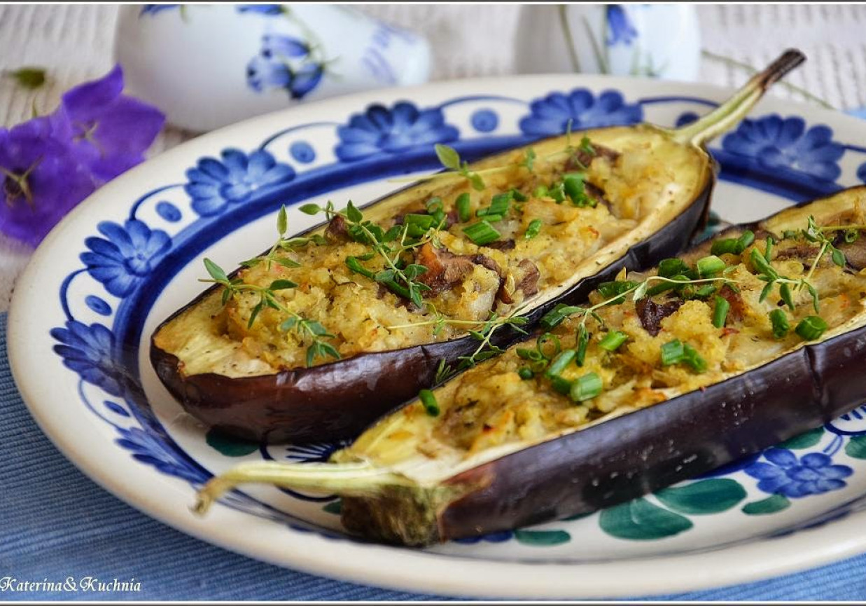 BAKŁAŻANY NADZIANE KASZĄ JAGLANĄ I MAŚLAKAMI  foto