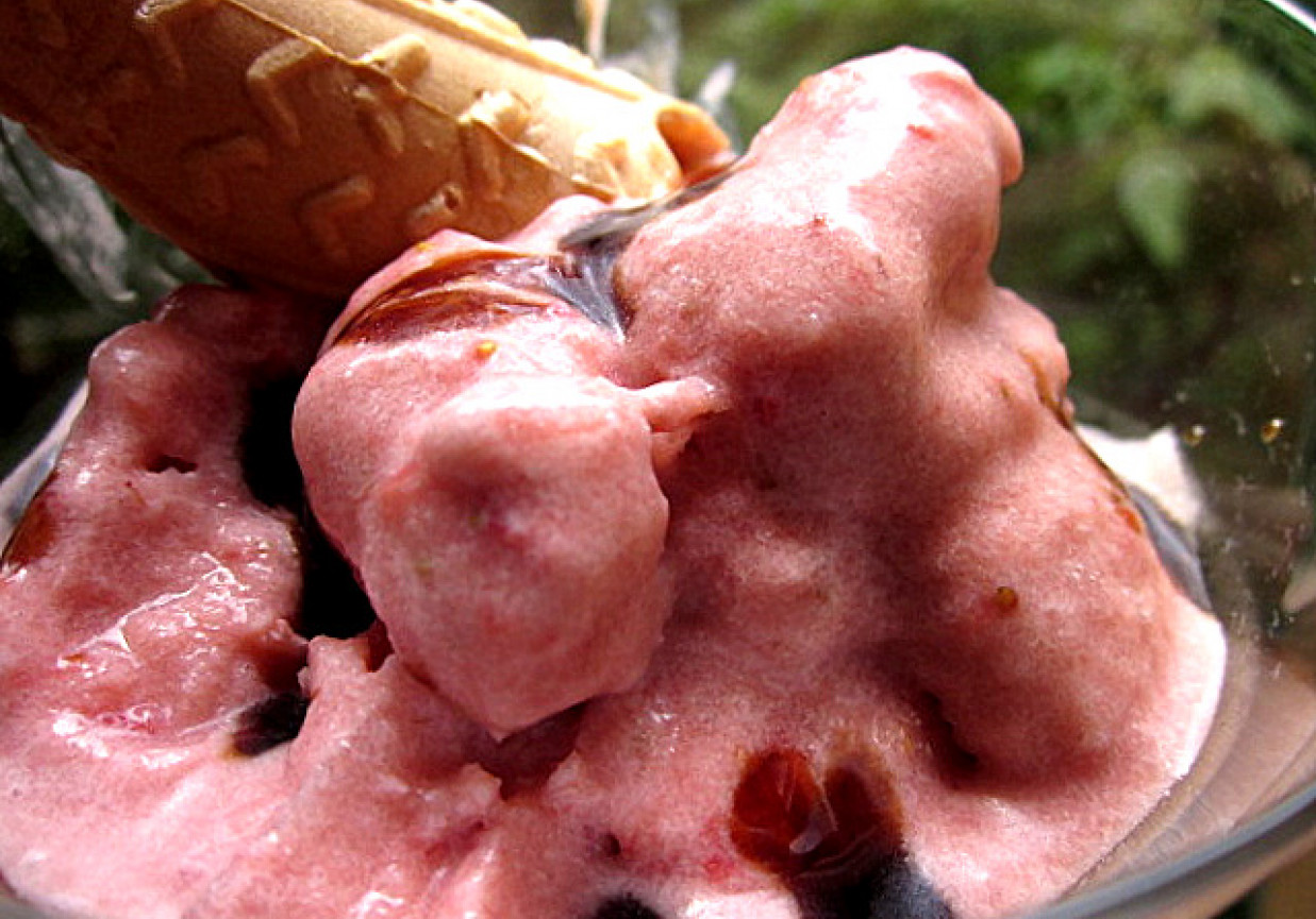 Balsamiczne lody truskawkowe foto