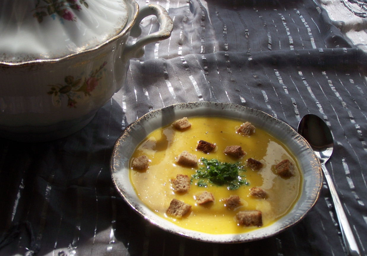 Banalna ale smaczna, czyli zupa krem z marchewki i ziemniaka :) foto