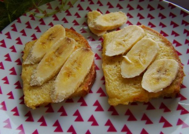 Fotografia przedstawiająca Bananowe grzanki na śniadanie