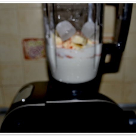 Krok 2 - Bananowe lassi. foto