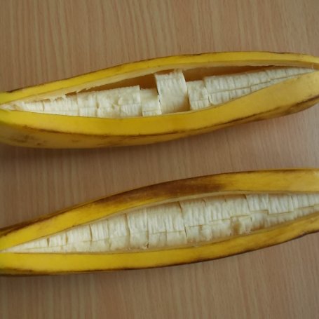 Krok 2 - Bananowe łódeczki foto