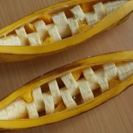 Krok 3 - Bananowe łódeczki foto