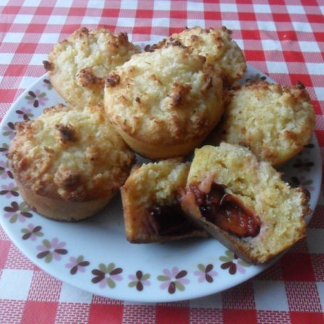 Krok 4 - Bananowo-marchewkowe muffiny ze śliwkami foto