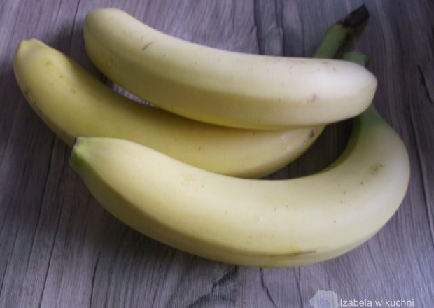 Banany w słodkich deserach. foto