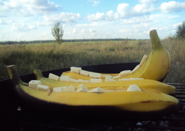 Fotografia przedstawiająca Banany z białą czekoladą - z grilla