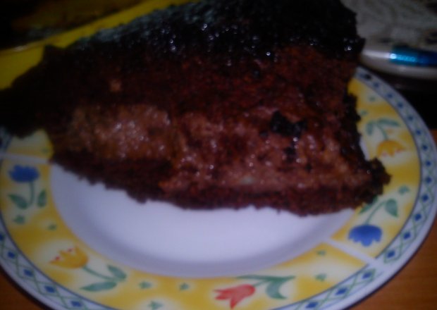 Fotografia przedstawiająca Bardzo czekoladowe ciasto z grysikiem