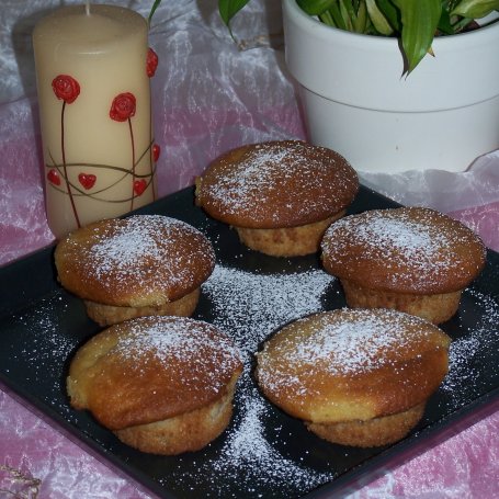 Krok 7 - Bardzo pulchne i smaczne, czyli muffinki z serkiem i gruszką foto