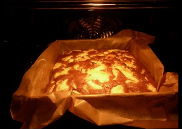Fotografia przedstawiająca Bardzo szybkie ciasto Renatki