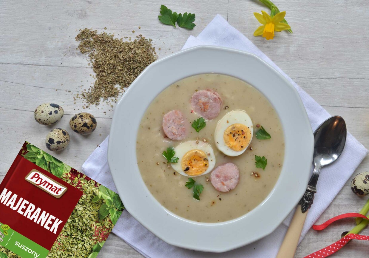 Barszcz biały z chrzanem, białą kiełbasą i jajkiem foto
