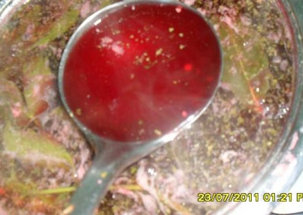 Fotografia przedstawiająca barszcz z pomidorami