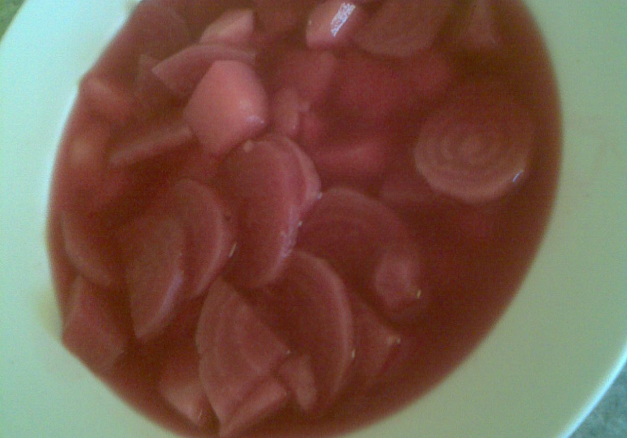 Barszczyk czerwony z ziemniakami na słodko foto