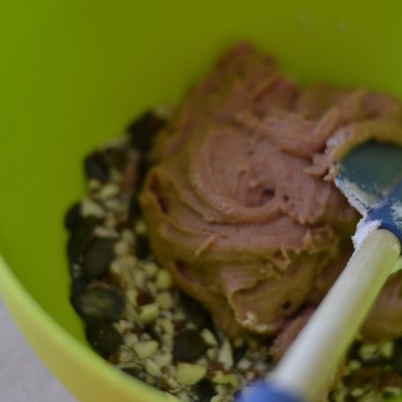 Krok 3 - Batoniki proteinowe z pestkami dyni, migdałami, sezamem i malinami foto