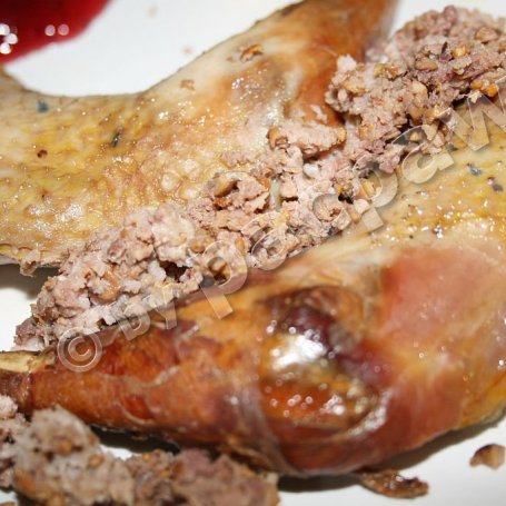 Krok 10 - Bażant pieczony z farszem kurkowym podany z młodymi ziemniaczkami foto