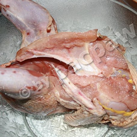 Krok 2 - Bażant pieczony z farszem kurkowym podany z młodymi ziemniaczkami foto