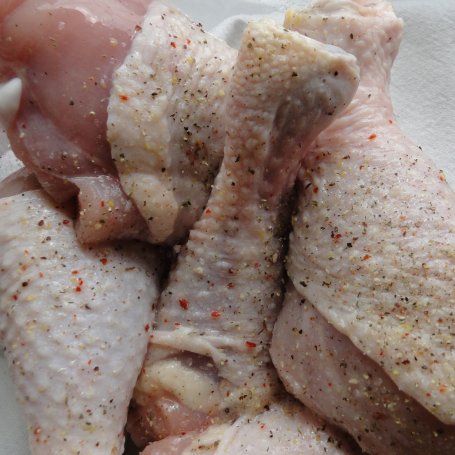 Krok 2 - Bazyliowo - kaparowy kurczak na pierzynce z  warzyw foto