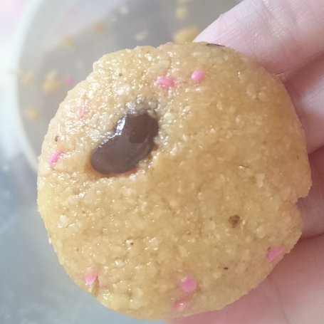 Krok 2 - Bezglutenowe ciasteczka jaglano-kukurydziane z czekoladą (na oleju kokosowym)  foto