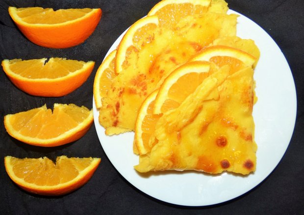 Fotografia przedstawiająca Bezglutenowe naleśniki kukurydziane z pomarańczą