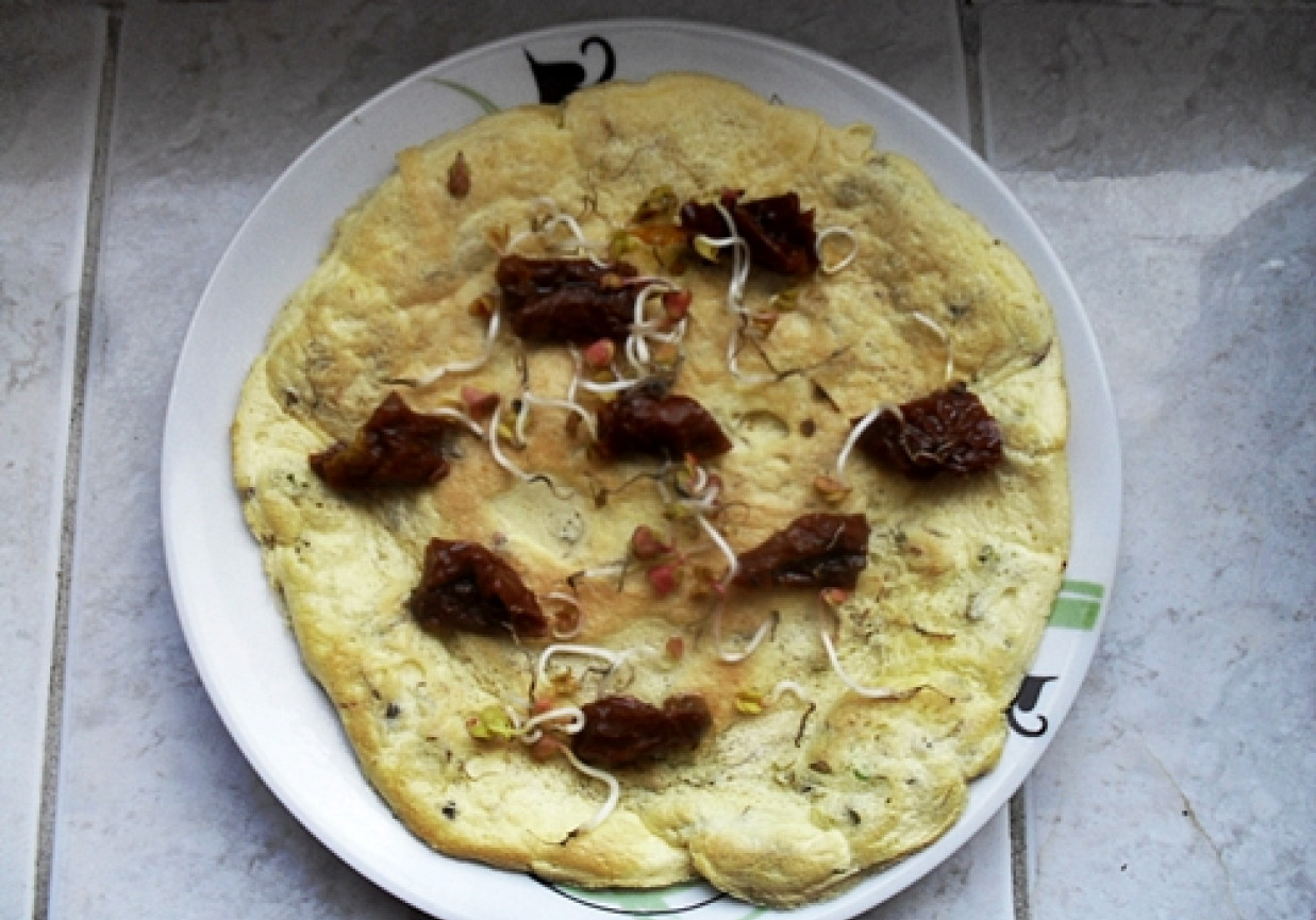 Bezglutenowy omlet ryżowy z kiełkami foto