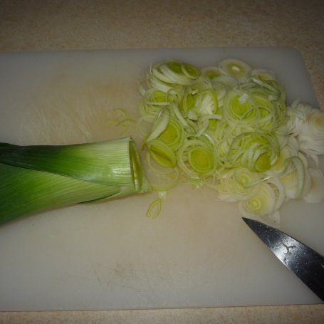 Krok 1 - Biała kiełbasa z warzywami  foto