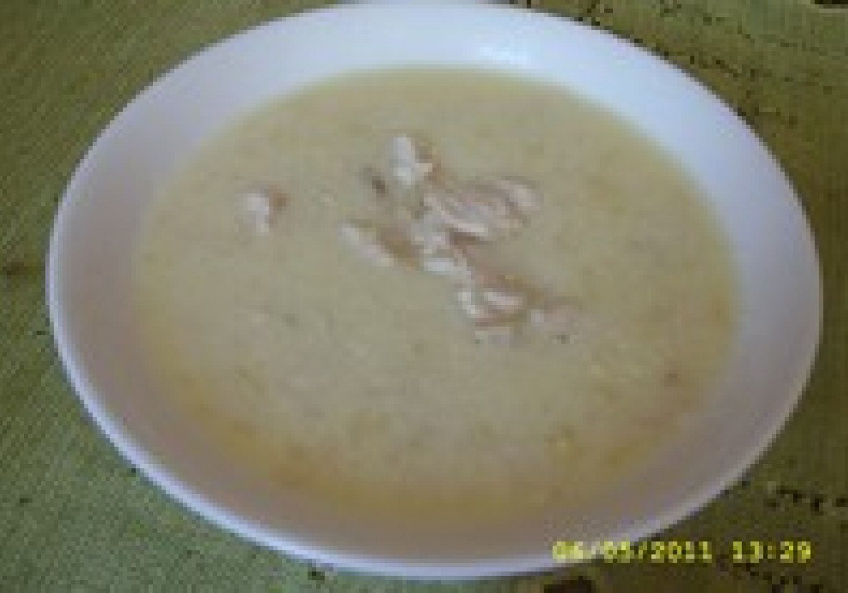 Biała zupa z cytryną foto