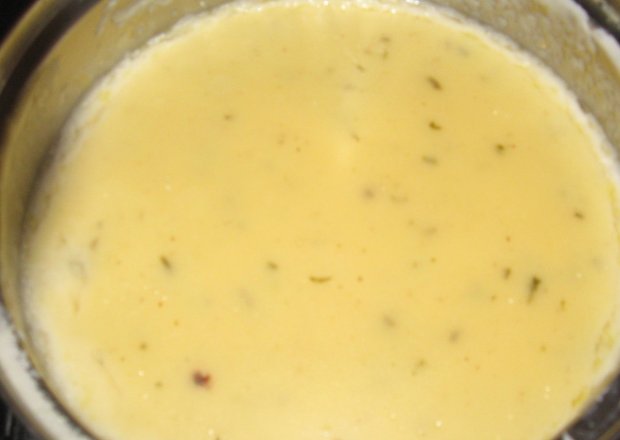 Fotografia przedstawiająca Biały sos do ryżu
