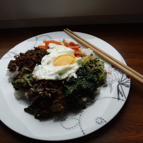 Krok 7 - Bibimbap - kuchnia koreańska foto