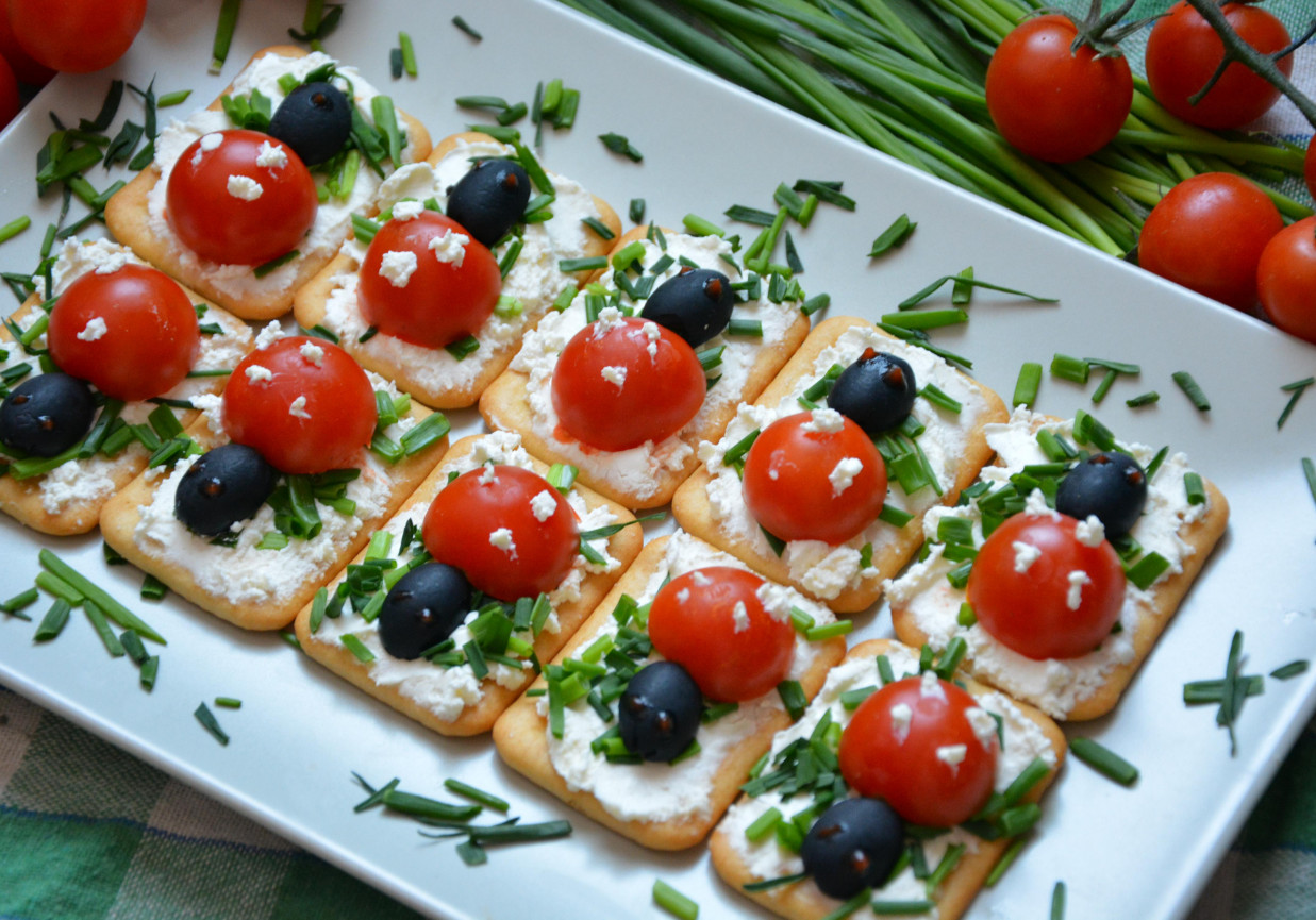 Biedronki na krakersach foto