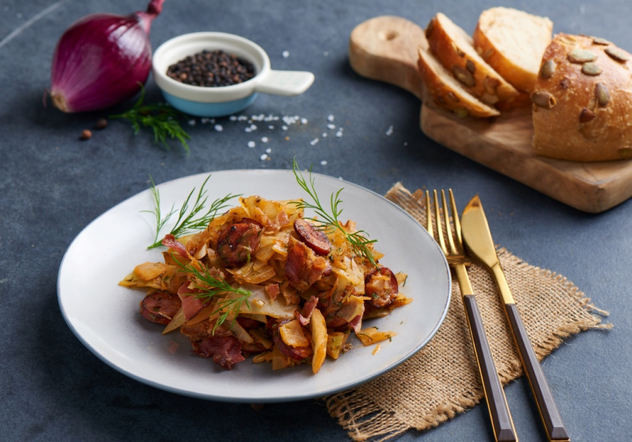 Bigos z młodej kapusty z koperkiem foto