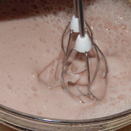Krok 2 - Biszkopt wegański bez jajek (z aquafaba) foto