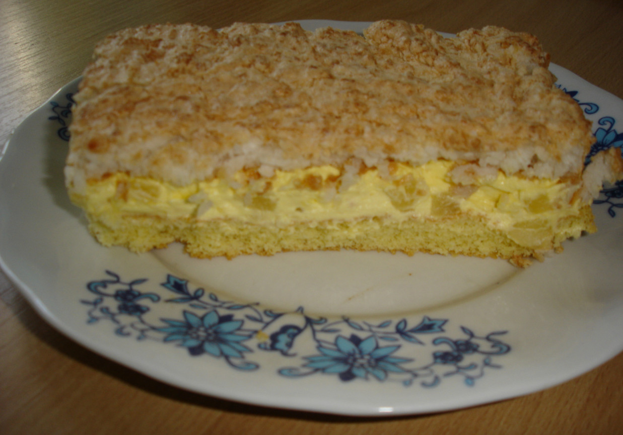 Biszkopt z ananasem foto