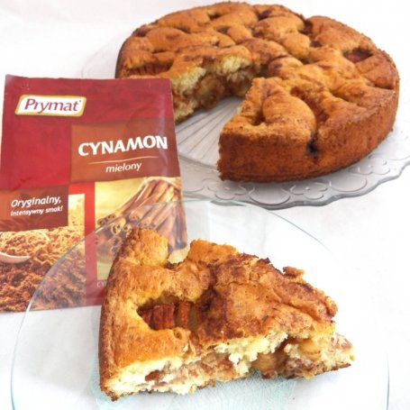 Krok 10 - Biszkopt z jabłkami w cynamonie foto