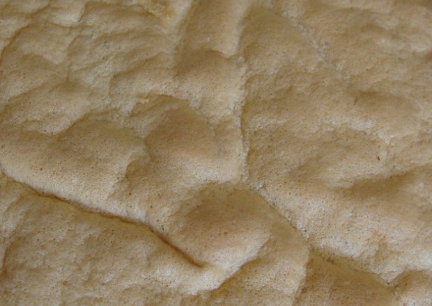 Fotografia przedstawiająca Biszkopt z mąki kukurydzianej i ziemniaczanej