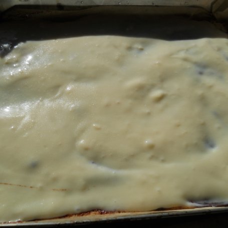 Krok 4 - BISZKOPT Z MASĄ BUDYNIOWĄ I DŻEMEM foto