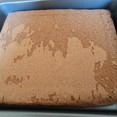 Krok 4 - Biszkoptowiec z dyniowo- czekoladowa pianka foto