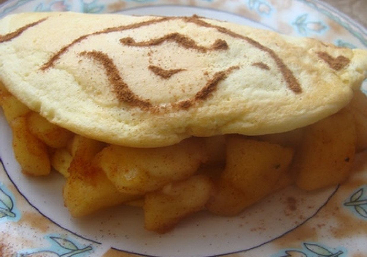 Biszkoptowy omlet z jabłkiem foto