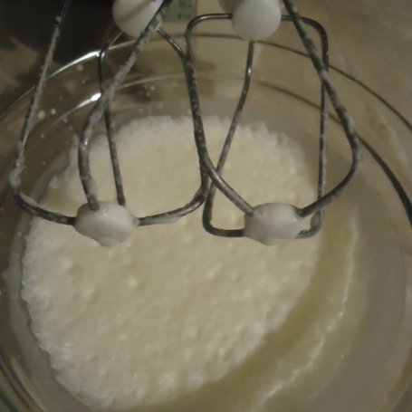 Krok 1 - Bita śmietana - krem śmietanowy foto