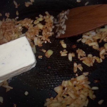 Krok 3 - Bitki z szynki w sosie serowo-śmietanowym foto