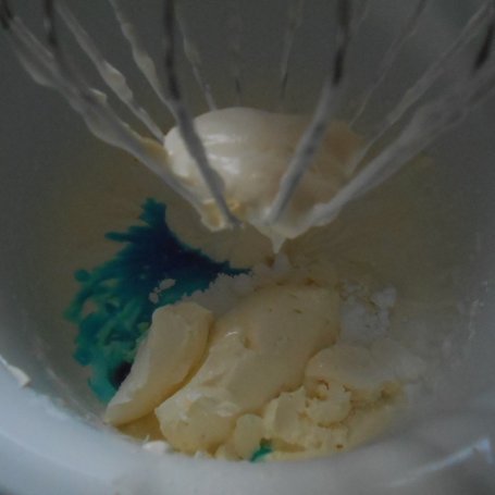 Krok 5 - Błękitny deser ze smażonymi gruszkami foto