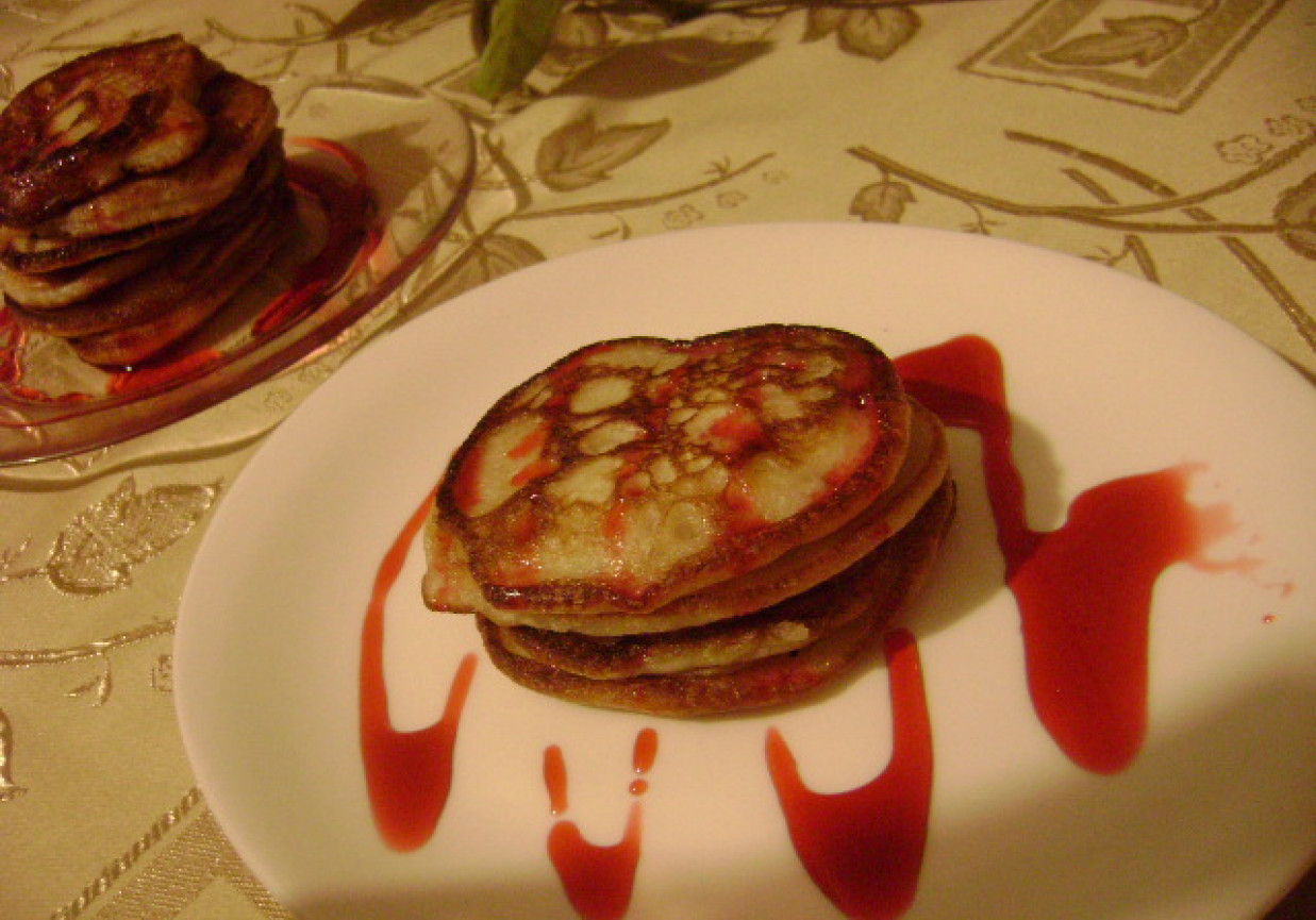 Bliny z syropem malinowym foto