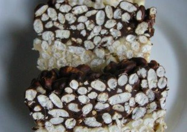 Fotografia przedstawiająca Blok czekoladowy z ryżem
