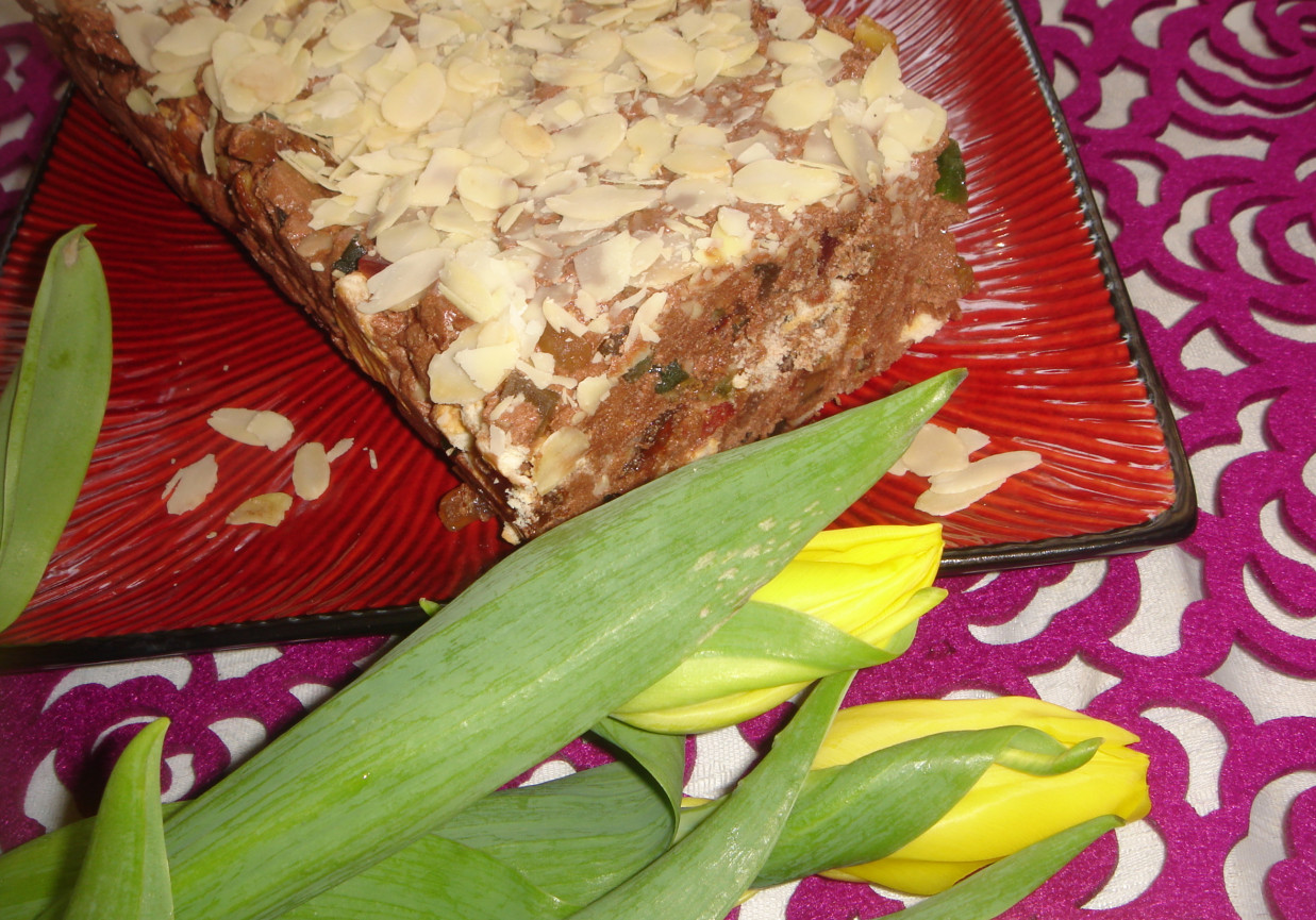 Blok najeżony bakaliami foto