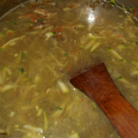 Krok 5 - Błyskawiczna zupa cukiniowo-pieczarkowa foto