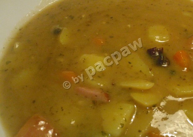 Fotografia przedstawiająca Błyskawiczna zupa grochowa