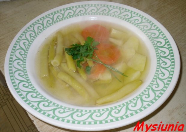 Fotografia przedstawiająca Błyskawiczna zupa  warzywna