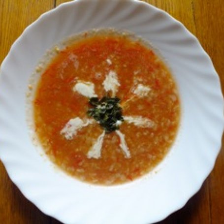 Krok 4 - Błyskawiczna zupa z pomidorów koktajlowych foto