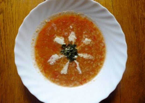 Fotografia przedstawiająca Błyskawiczna zupa z pomidorów koktajlowych